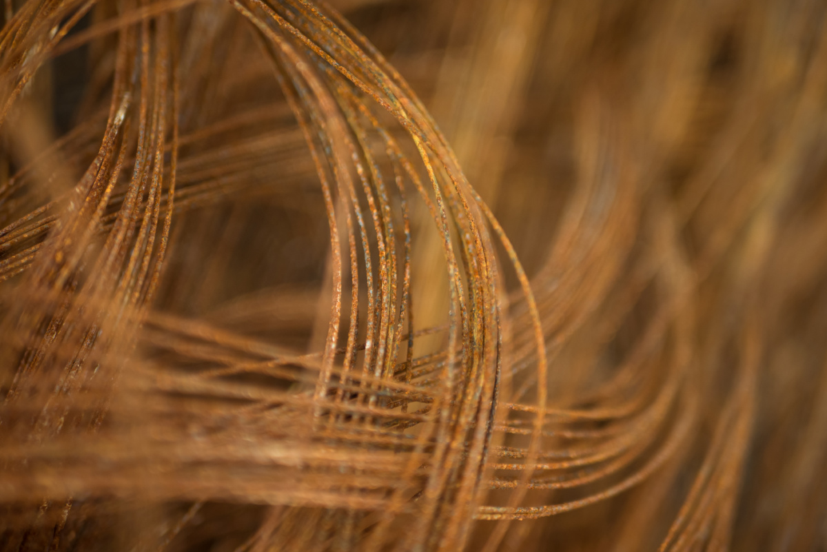 生锈的铁丝 锈迹斑斑的铁丝