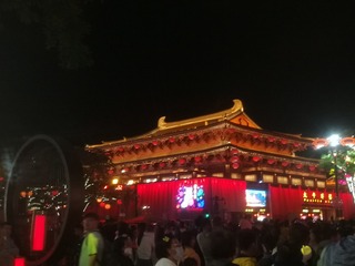 121023
