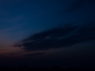 1000085877