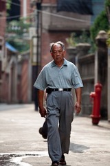 後面還有人