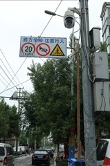 447402