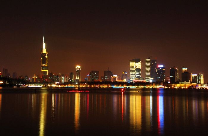 夜景<br />
夜，夜得那么美丽