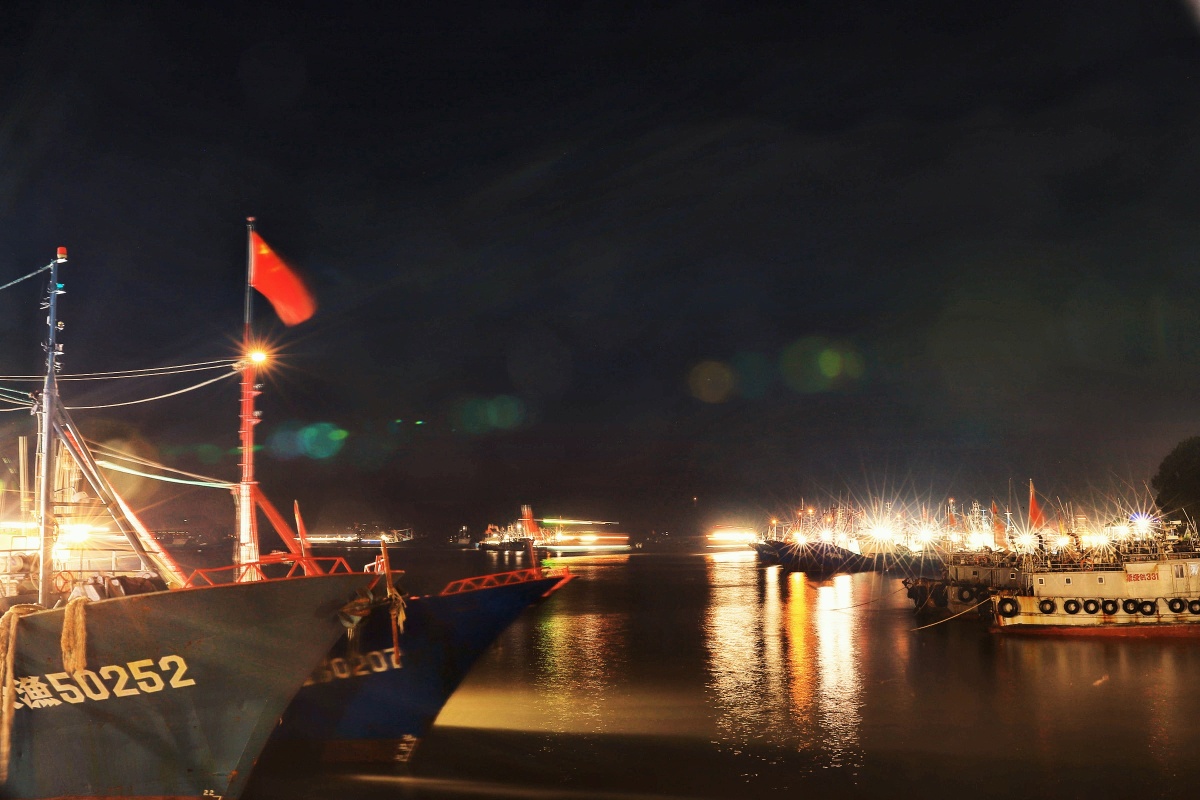 渔港夜色