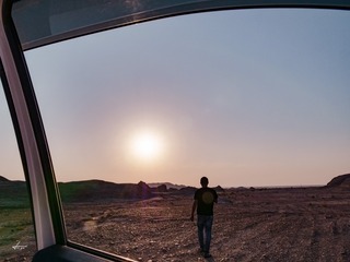 589030
