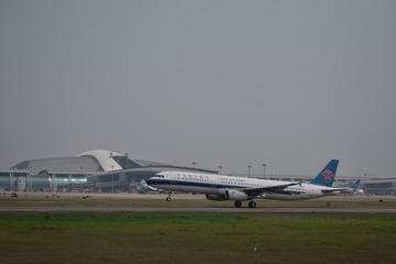860911