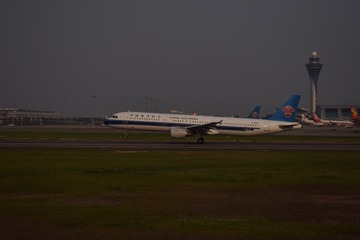 860898