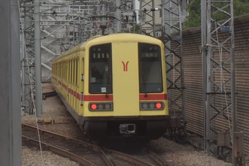 887668