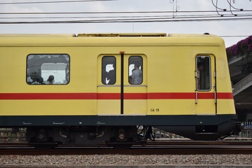 887672