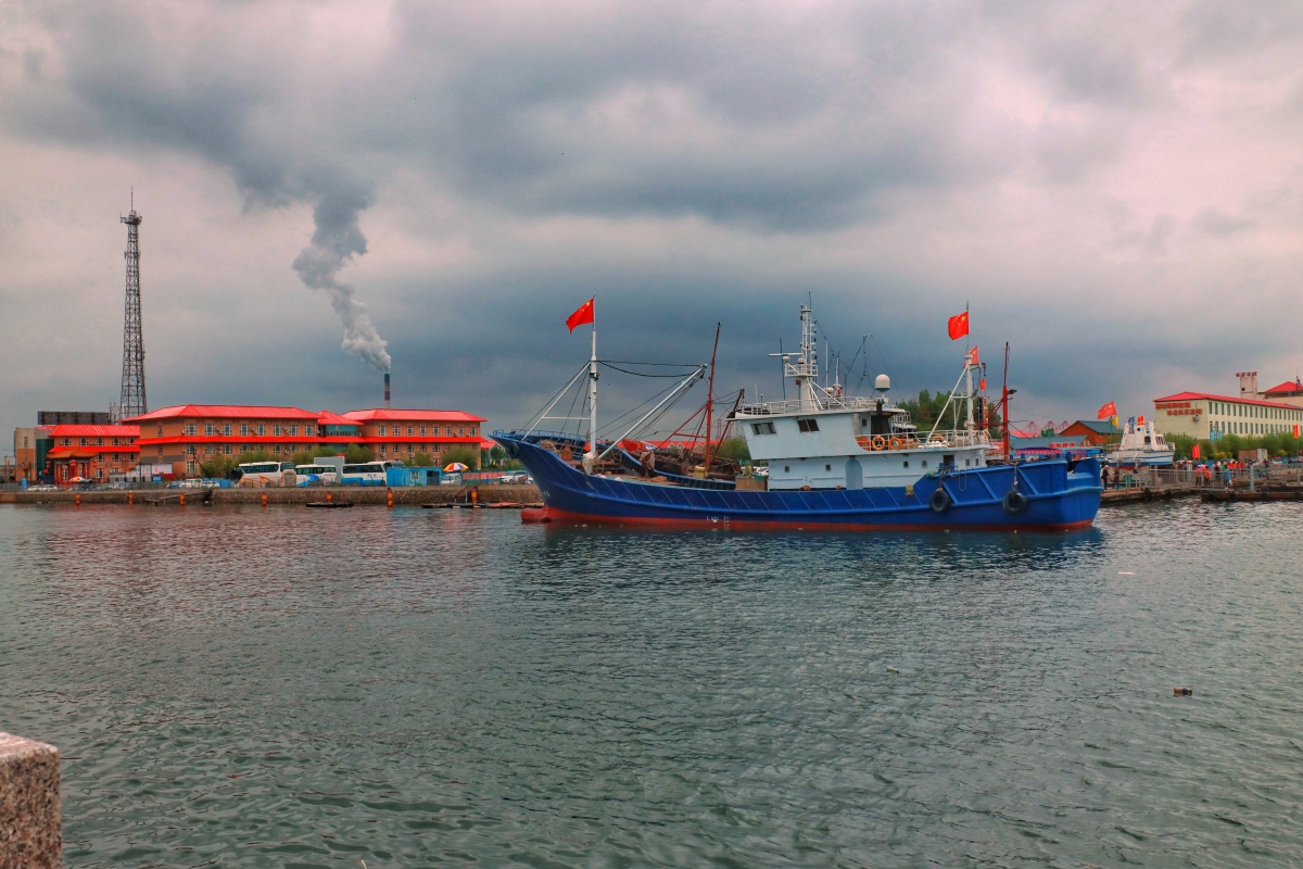 港口游记日月同辉立秋后港湾观光鱼上钩方才感叹暑难耐立码就到秋风口