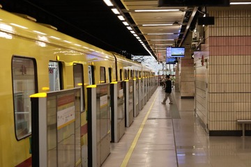 1280383