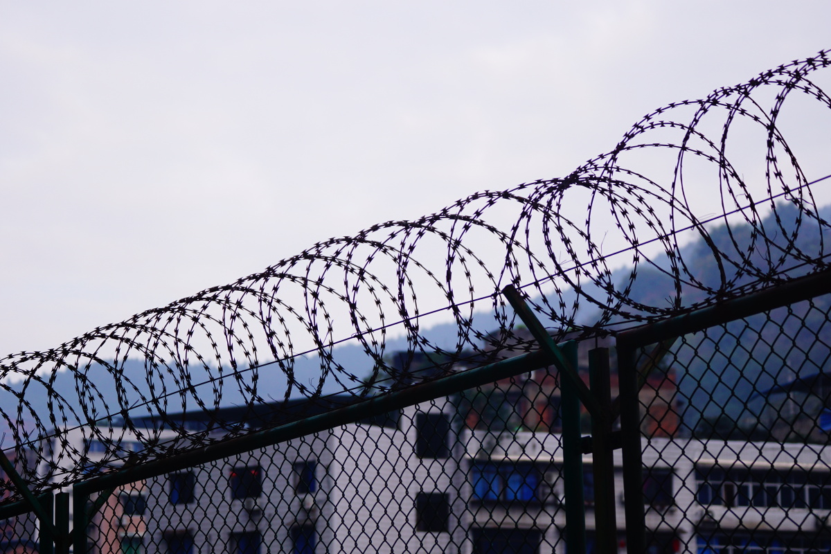 居民小区,竟然高墙电话发给我网?