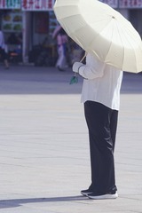 7618