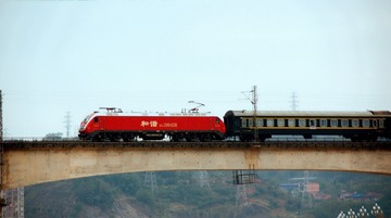 124945