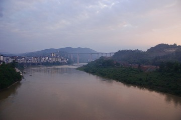 16085