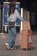 74704
