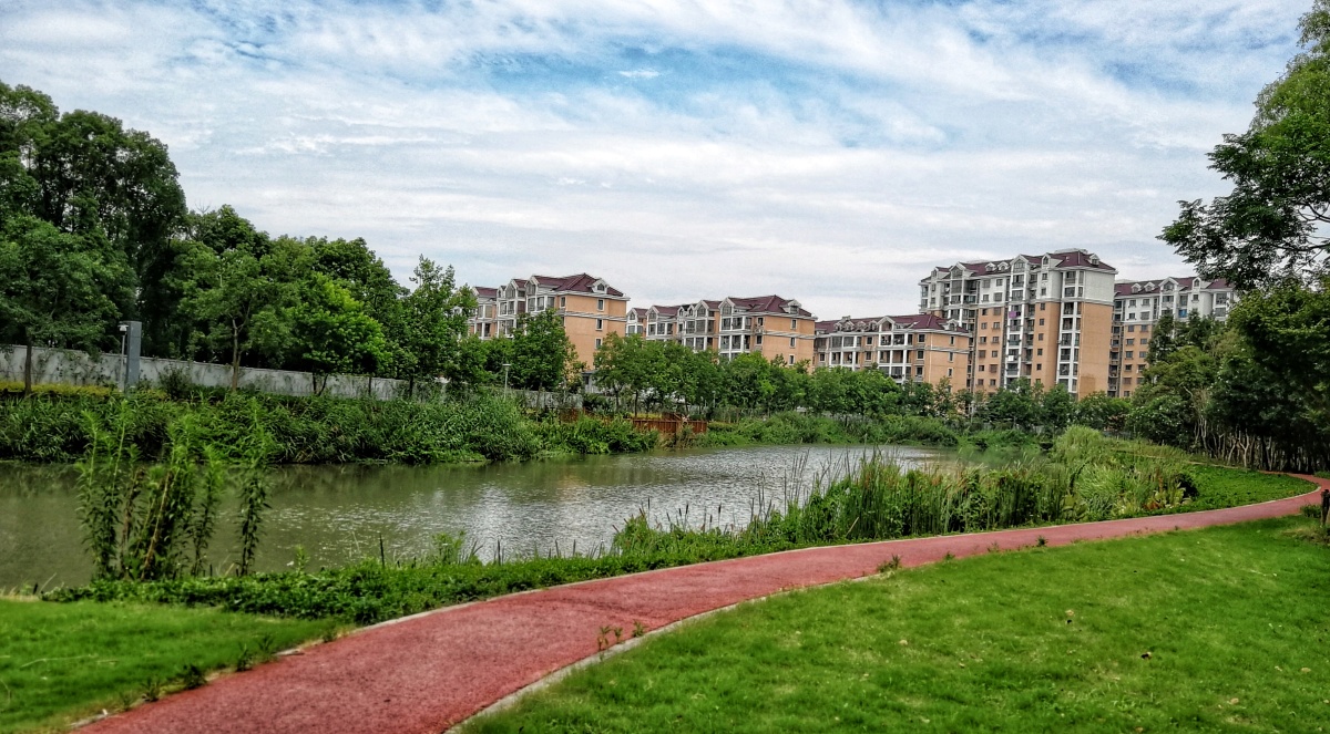 小区河景