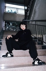 001