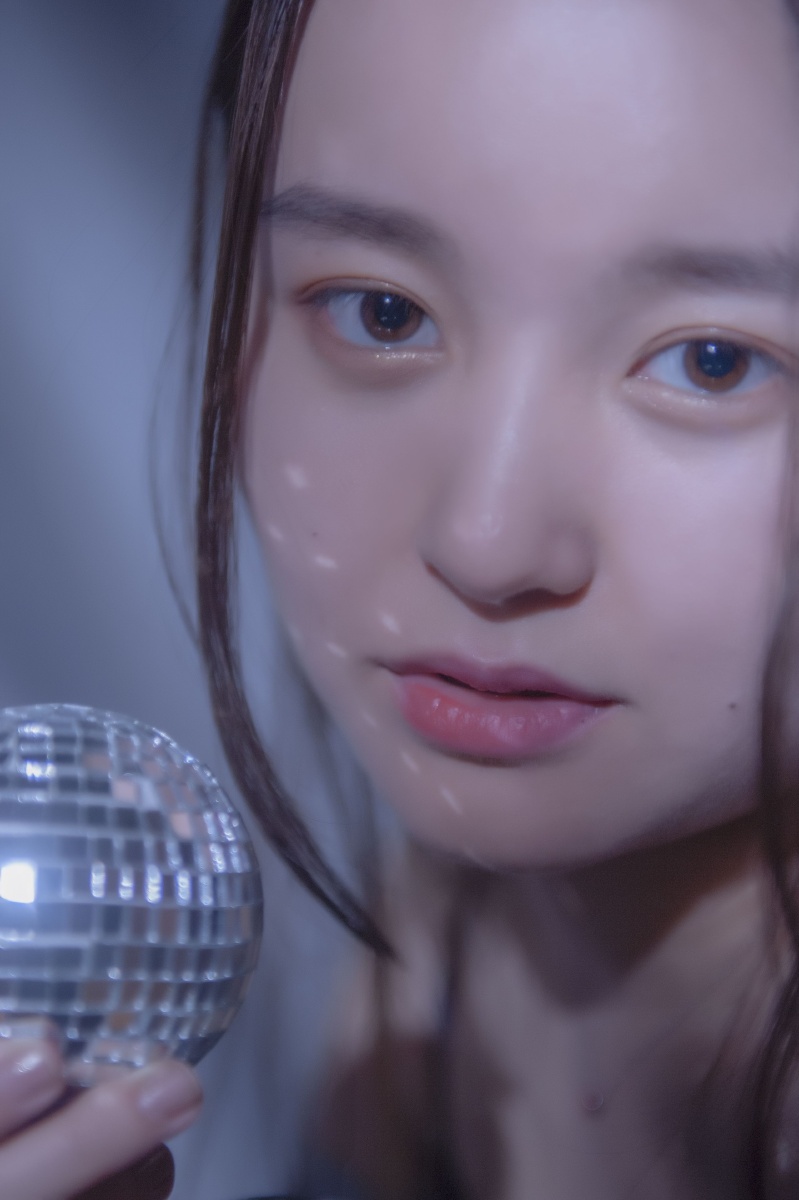 你有一双清澈的双眼奔跑起来像是一道春天的闪电