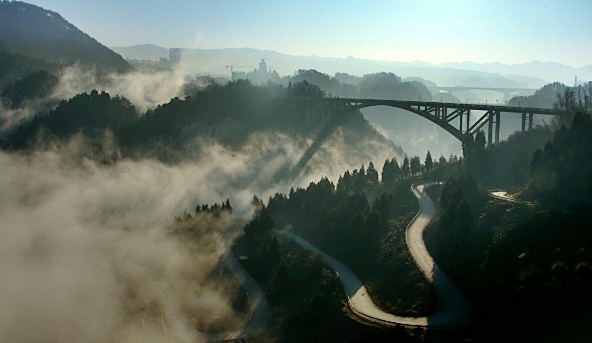 盐津河峡谷晨雾