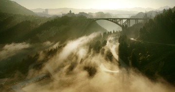 春暖峡谷