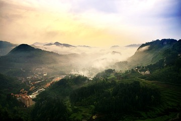 雨后风烟遮山谷