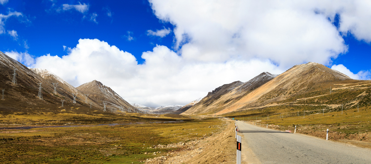 东达山垭口海拔5080