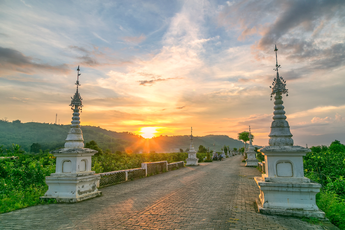 云南芒市傣寨风光