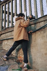 001