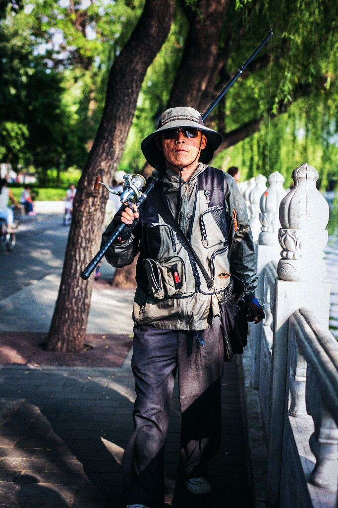 北京,后海的钓鱼大叔。