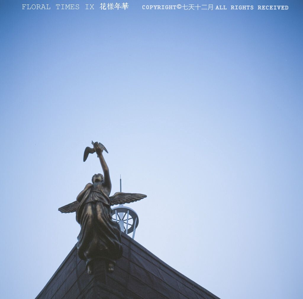 酒吧外的雕像，让你进来划拳喝酒思密达。