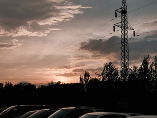 712064