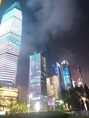 122081