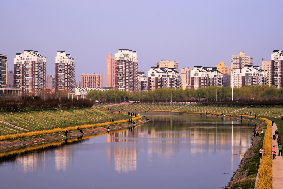 河南省西平县小洪河由原来的黑水河经过治理后春回小洪河