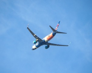 702910