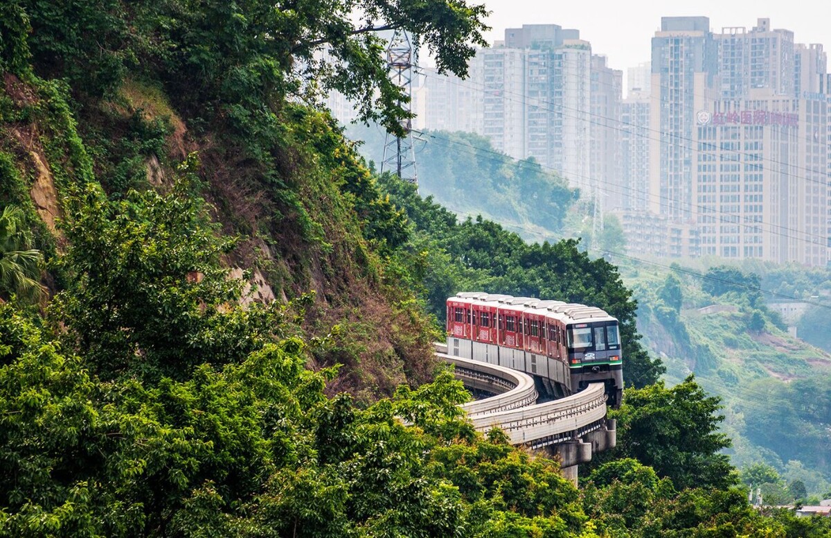 重庆巴南麻柳轻轨图片