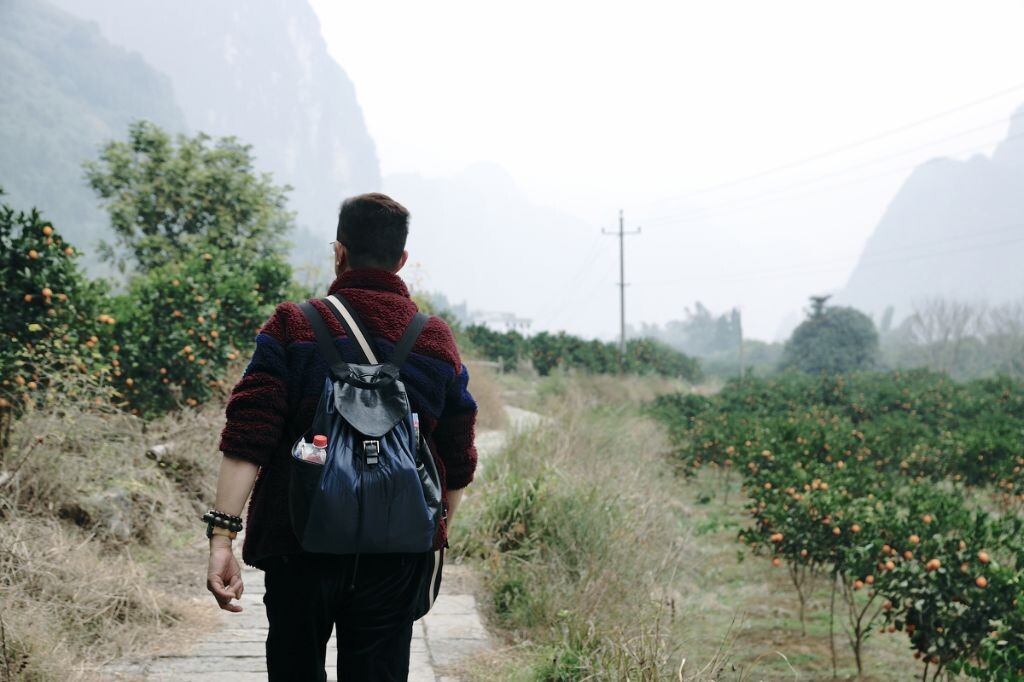 山一程，水一程