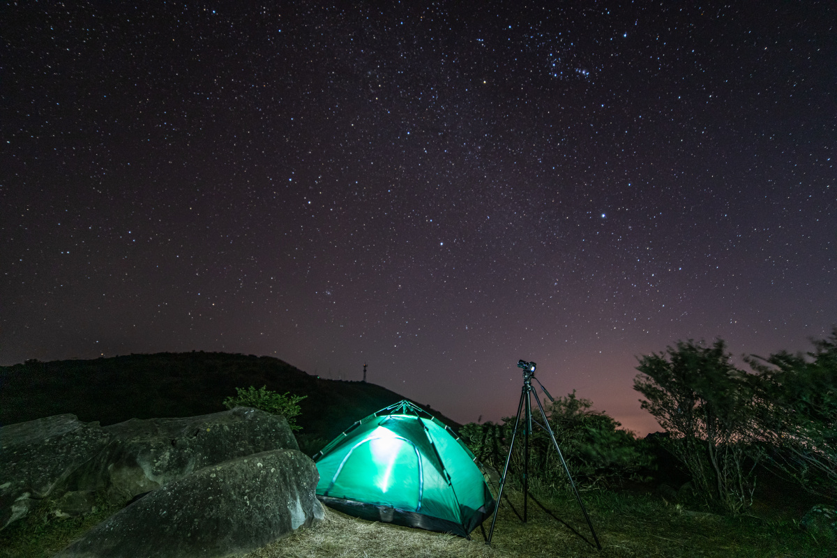 满天繁星,躺着帐篷中,看星星也是一种享受 - 小小杰jie - 图虫