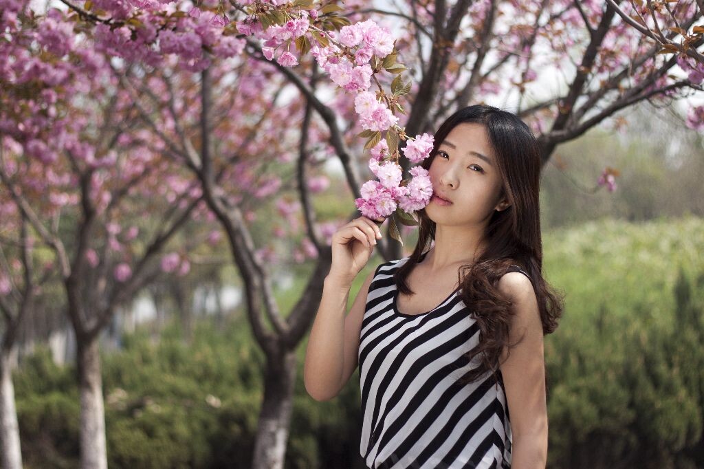 校园人像-6<br />
摄影：李维  模特：胡慧杰 器材：500D 18-135 STM + 50 1.8 后期：李维 地点：西京园情人谷