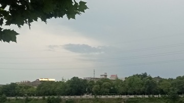 228437