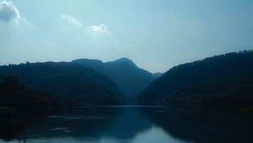 7C56C7D6-8022-484F-8E36-8F8950BAAEC3/L0/001