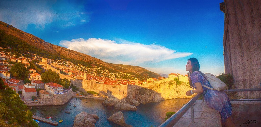 Summer is fleeting away, with those moments when both the sun and the moon both appear...found this spot in King's landing the same as <a href="http://images.radiotimes.com/namedimage/Game_of_Thrones_filming_boosts_Dubrovnik_tourism_numbers.jpg?quality=85&mode=crop&width=620&height=374&404=tv&url=%2Fuploads%2Fimages%2Foriginal%2F66701.jpg" target="_blank" rel="nofollow">http://images.radiotimes.com/namedimage/Game_of_Thrones_filming_boosts_Dubrovnik_tourism_numbers.jpg?quality=85&mode=crop&width=620&height=374&404=tv&url=%2Fuploads%2Fimages%2Foriginal%2F66701.jpg</a>