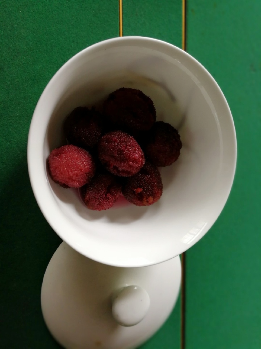 《生财有道:解热降暑佳品——蜂蜜鲜杨梅鲜品!》