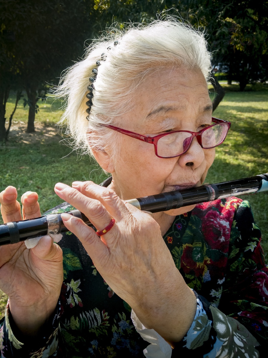 88岁的老人能一口气吹完一首笛子曲,令人佩服.柴俊林关注