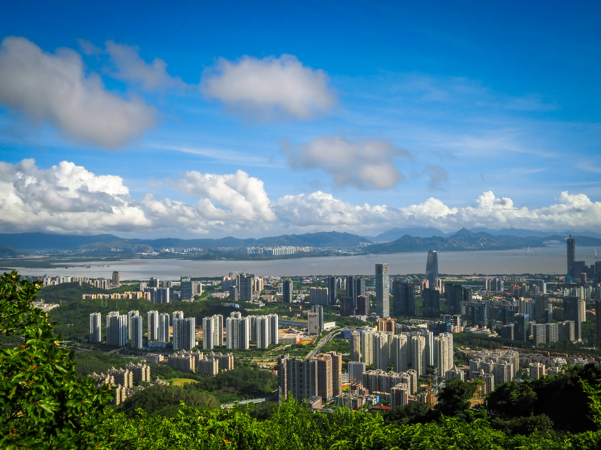 深圳塘朗山公园俯瞰深圳全景