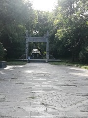 315647