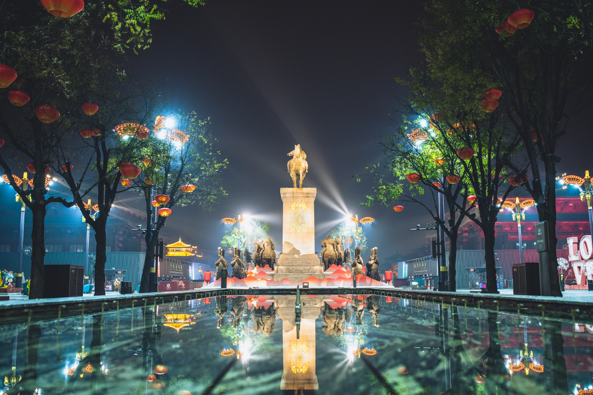 太美凌晨时分的大唐不夜城