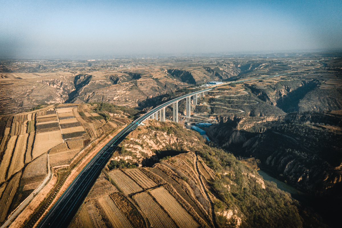 关注 21日晚到23日晨,系统守候了陕甘交界支党河和粱渠沟两座特大桥的