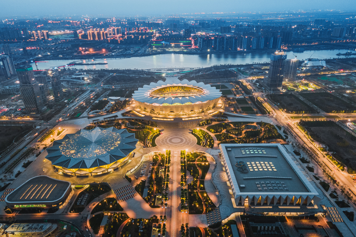 奋力进击中的西安奥体中心主场馆建设