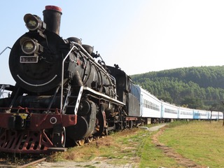 251805