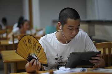 传统与时尚（拍摄 陈刚）.JPG